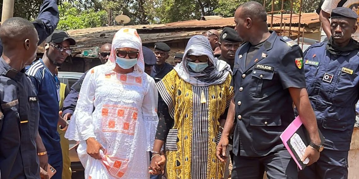 Conakry : après leur audition à l’OPROGEM, Maya la Solution et Yama Sega devant le juge au Tribunal de première instance de Mafanco