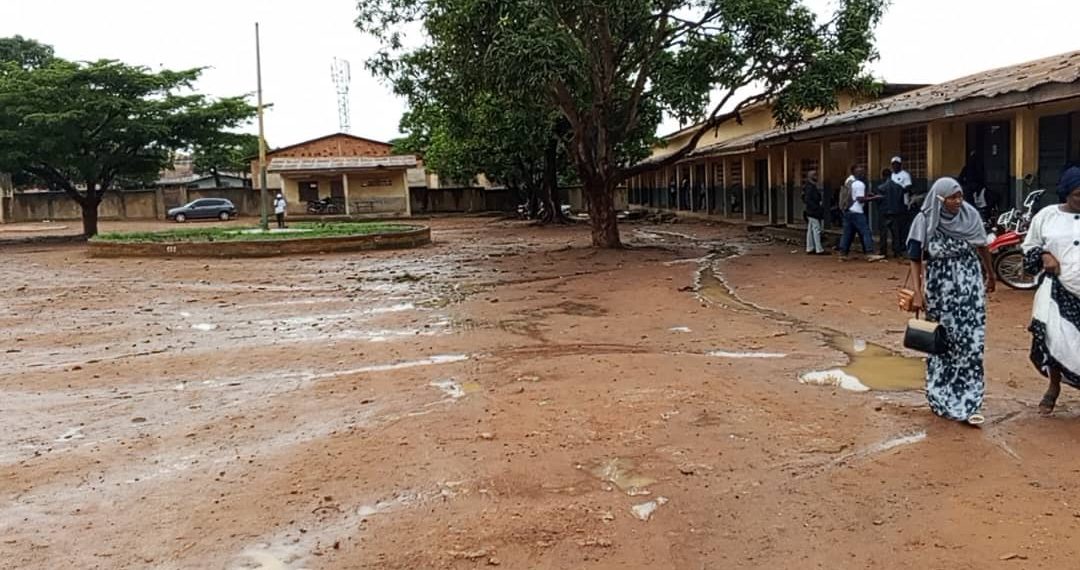 Élections législatives du 31 mai : faible affluence observée dans plusieurs bureaux de vote à Ratoma et Lambanyi