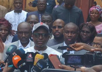 Examens d’entrée en 7ᵉ année : plus de 338 000 candidats affrontent les premières épreuves, le ministre Alphabacar Barry prône la sérénité