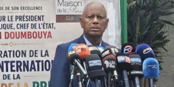 Guinée : la HAC lève les suspensions de trois journalistes et met en garde contre toute récidive