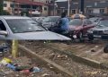 Ratoma sous les eaux : les caniveaux abandonnés devant la mairie et le CMC relancent le débat sur la responsabilité communale