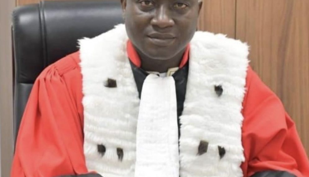 Justice : le parquet général ordonne l’interdiction de sortie du territoire à Me Algasimou Diallo