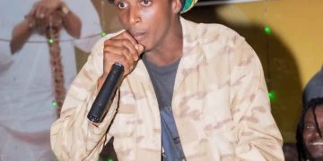 Satina Zion : de la sociologie au reggae, l’itinéraire d’un jeune Guinéen qui conjugue savoir, entrepreneuriat et musique